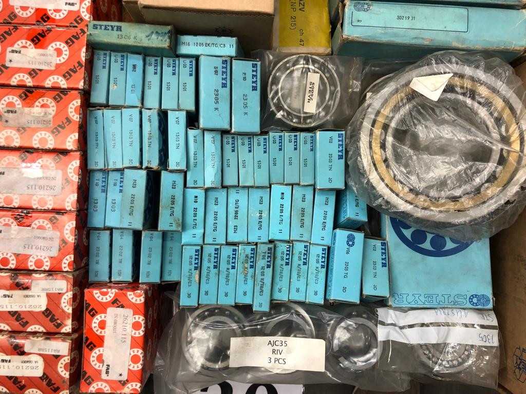 1 pallet of assorted bearings - BEARINGS