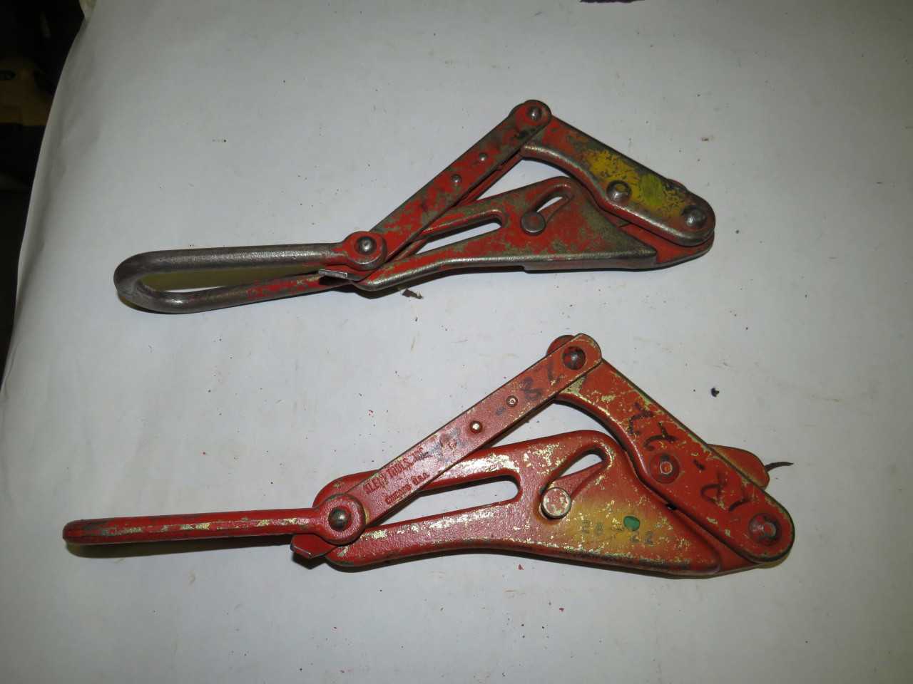 LOT OF 2 KLEIN 1659-30 1656-20 4500LBS MAX LOAD BULLDOG WIRE PULLING GRIP - ELECTRIC POWER TOOLS