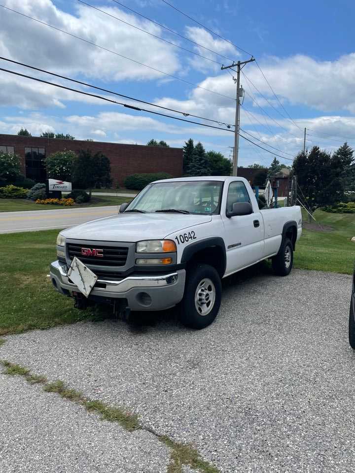 2006 GMC Sierra Pick-up Truck - HYDRO EXCAVATOR TRUCKS