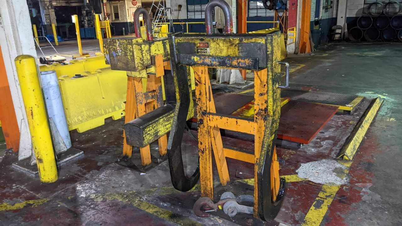 Lot of 2  20,000lbs coil lifters with stands model 9789LCD Cady lifters - MACHINING ACCESSORIES & TOOLING