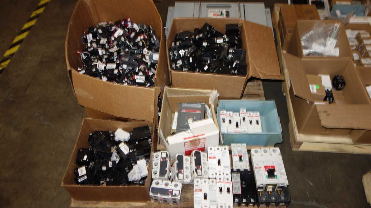 1 PALLET OF ASSORTED EATON ABB CIRCUIT BREAKERS, J250H - CIRCUIT BREAKERS