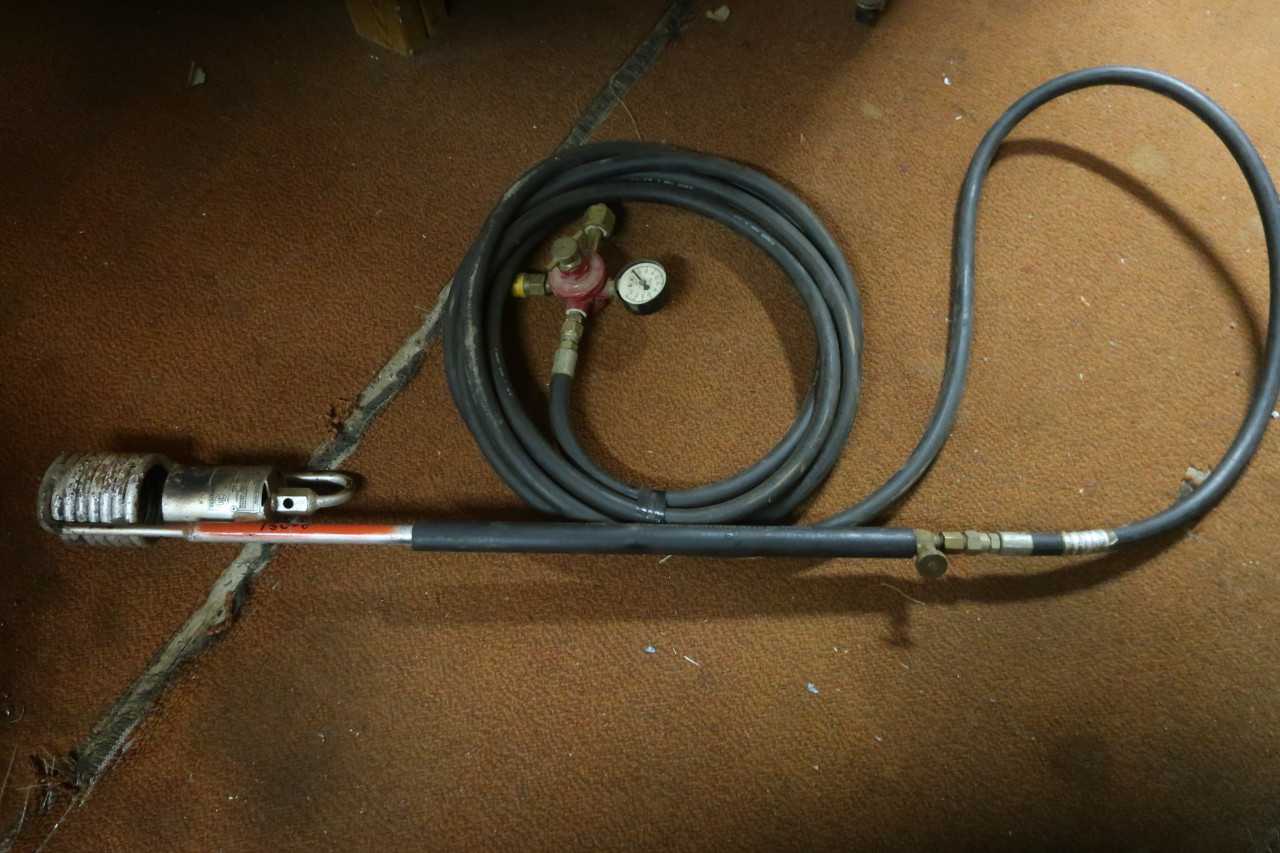 TIGER TORCH W/ 100 LB PROPANE TANK - WELDING EQUIPMENT