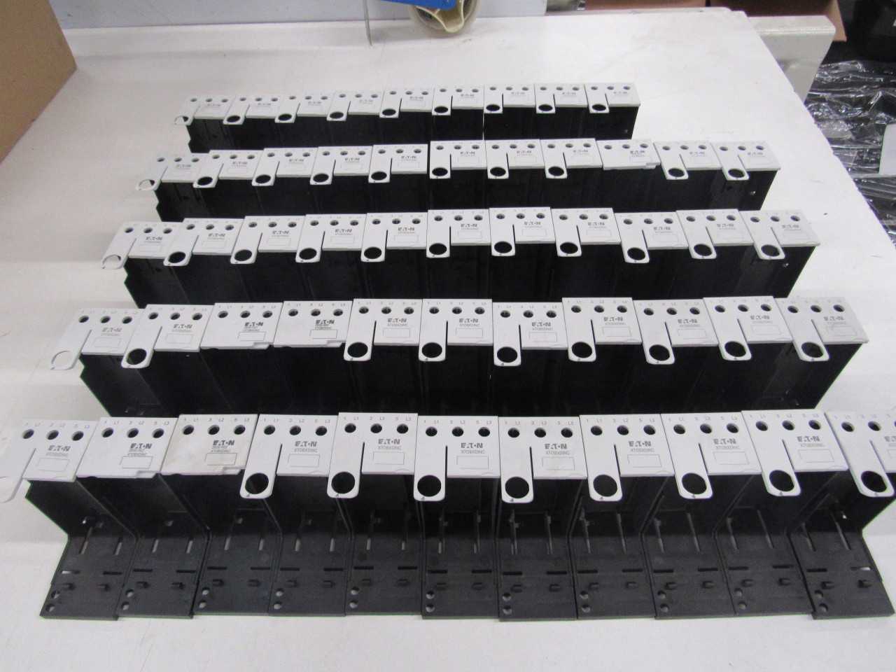 Lot of Quantity 53x XTOBXDINC Relays - AUTOMATION & CONTROLS