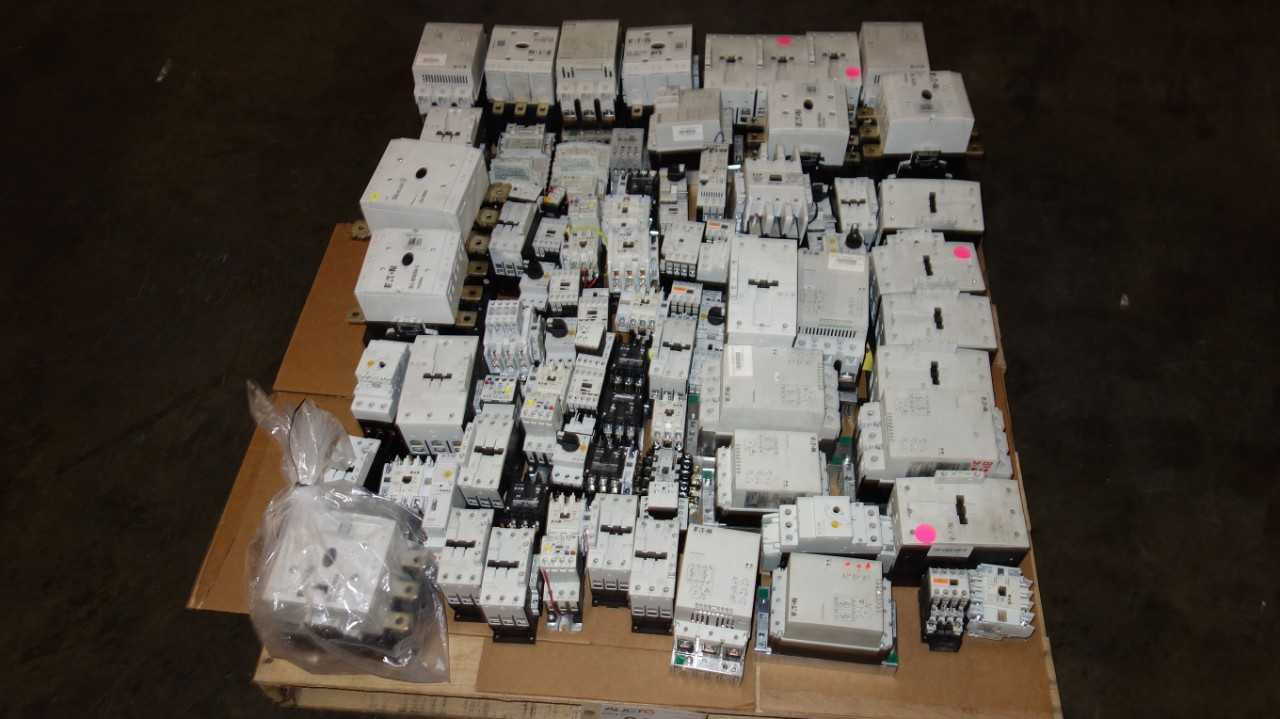 1 PALLET OF ASSORTED EATON MOELLER CONTACTORS, STARTERS - ELECTRICAL COMPONENTS