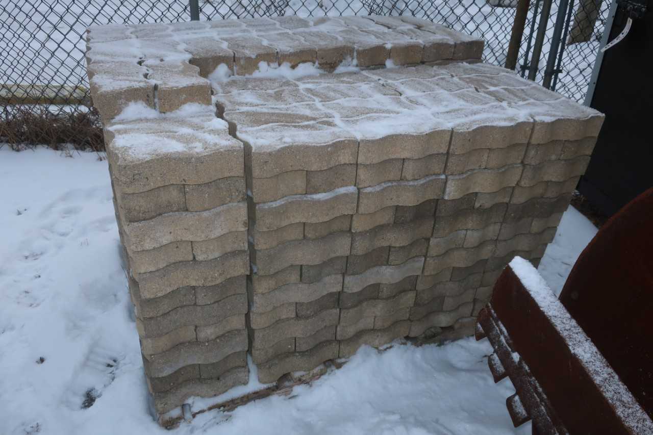 3 PALLETS OF ASSORTED LANDSCAPE BRICK - MISCELLANEOUS