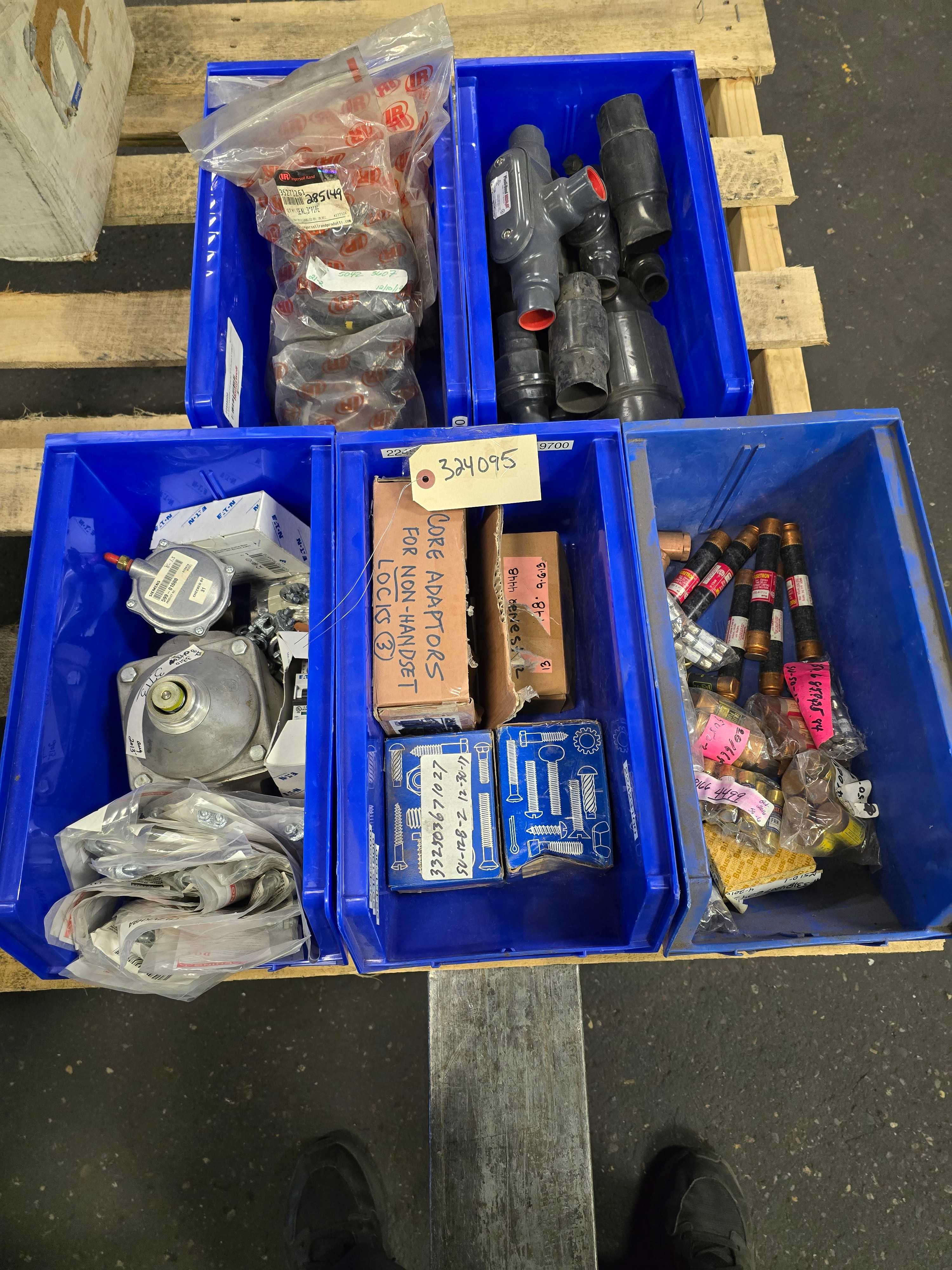 LOT OF BIN WITH ASSORTED PARTS & FITTINGS - INDUSTRIAL PARTS LOT OF BIN WITH ASSORTED PARTS & FITTINGS - INDUSTRIAL PARTS