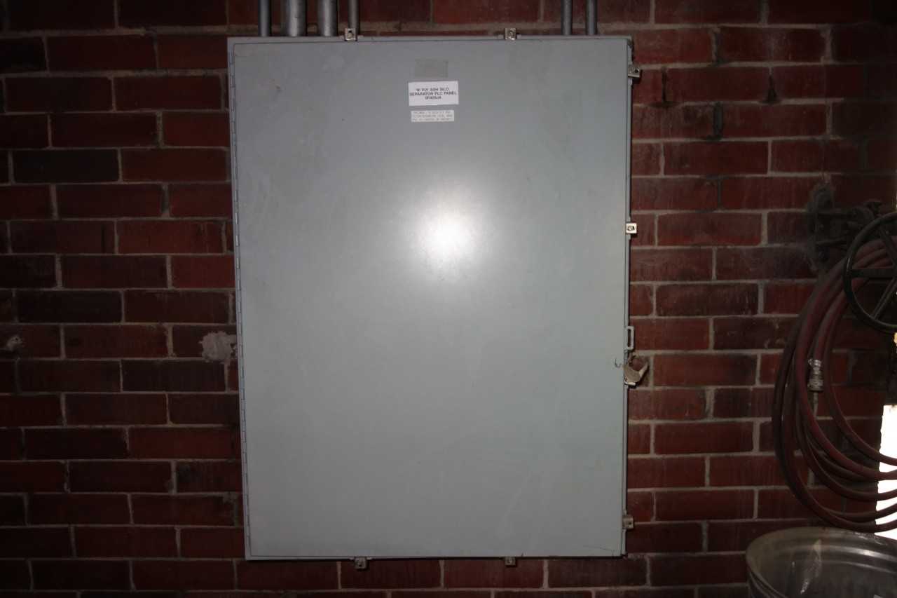 LOT OF 2 ELECTRICAL CONTROL CABINET WITH CONTENTS ALLEN BRADLEY SLC500 PLC RACK - AUTOMATION & CONTROLS