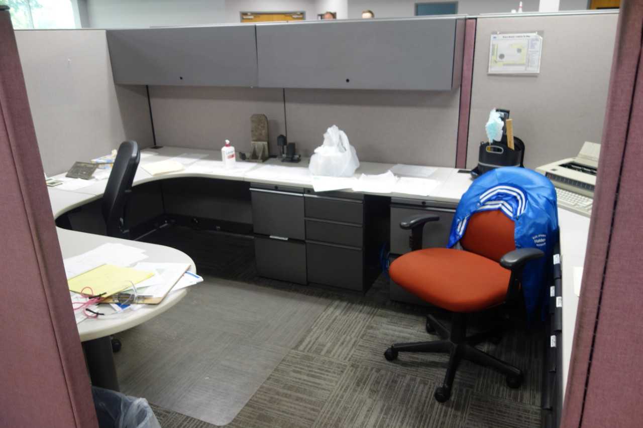 Assorted office cubicles with desks, cabinets, chairs (DELAYED REMOVAL) - PLANT & FACILITY