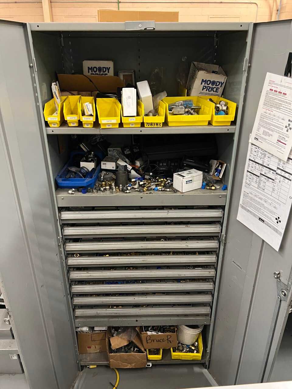 Cabinet with contents - Swagelok/Parker fittings - PROCESS EQUIPMENT