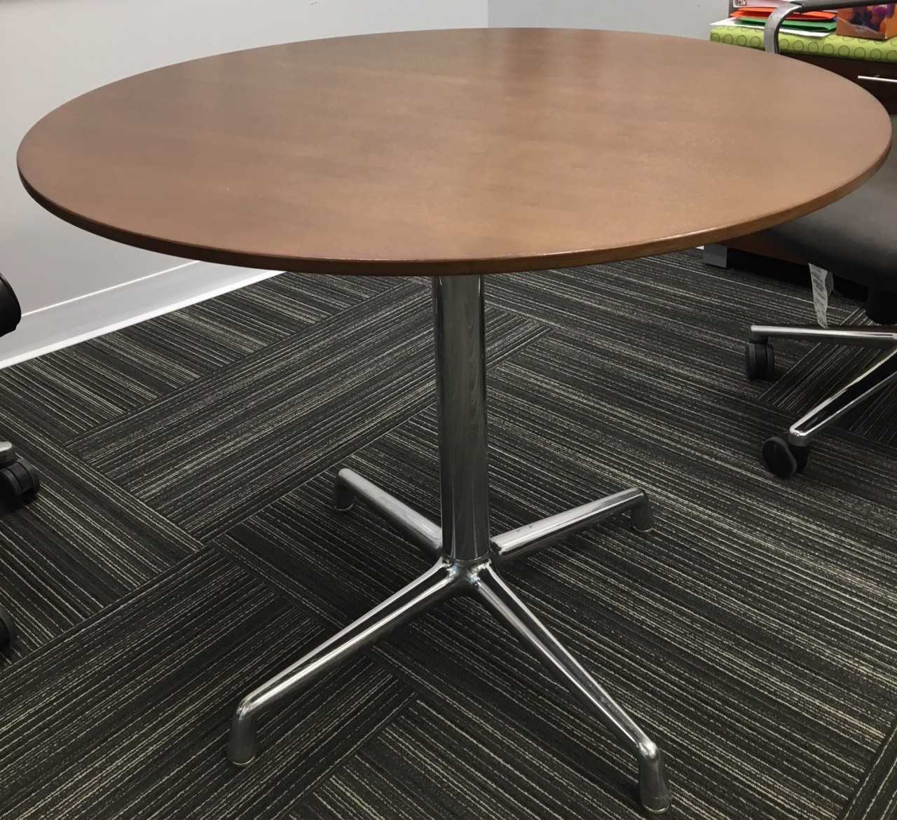 Steelcase round tables and base - PLANT & FACILITY EQUIPMENT