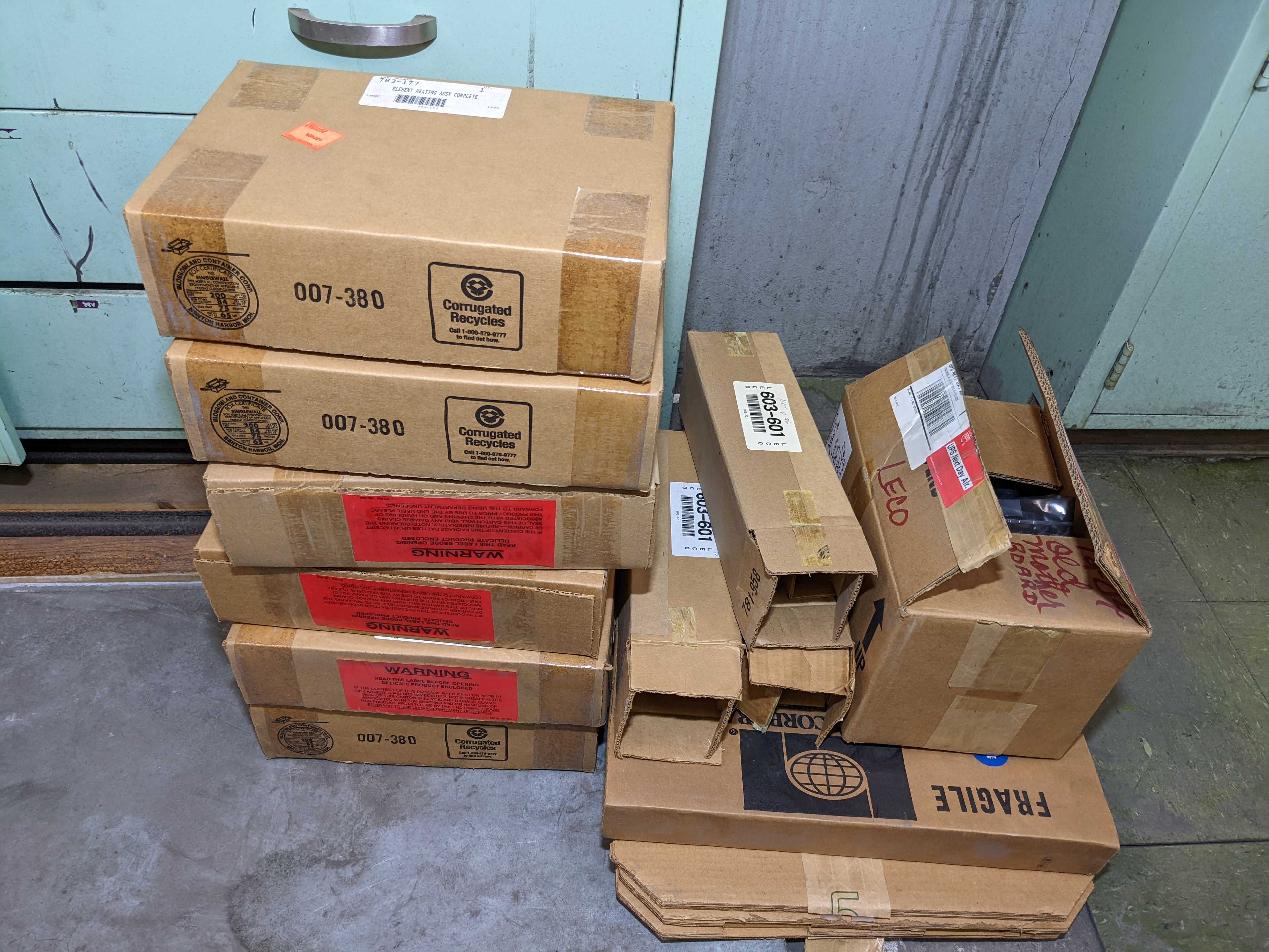 LOT OF LECO PARTS - LAB & SCIENTIFIC LOT OF LECO PARTS - LAB & SCIENTIFIC