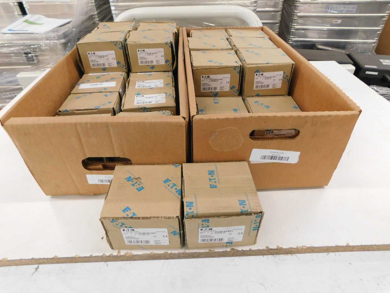 Lot of Quantity 32x XTCEXPLKG Contactors - CONTACTORS
