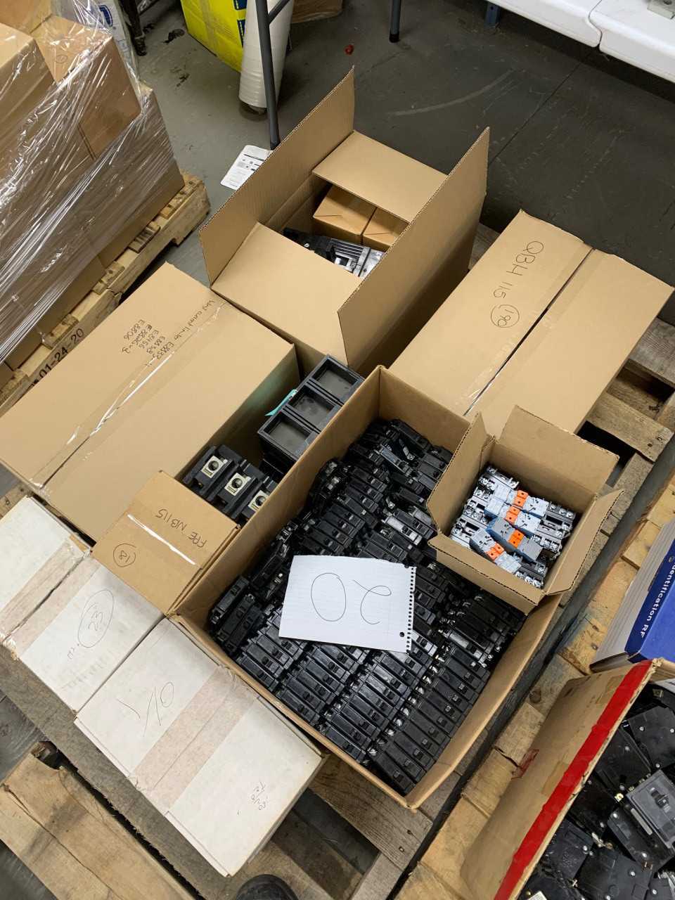 Assorted Pallet of Circuit Breakers - CIRCUIT BREAKERS