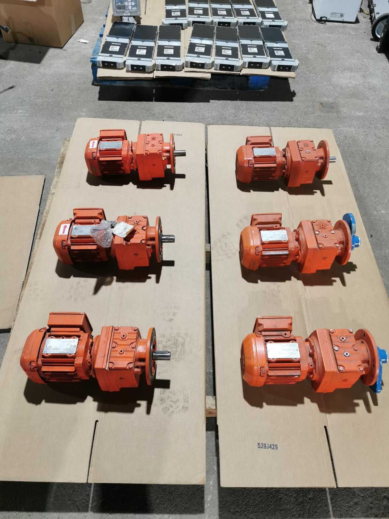 SEW Gear Reducer Motor, NEW - INDUSTRIAL PARTS