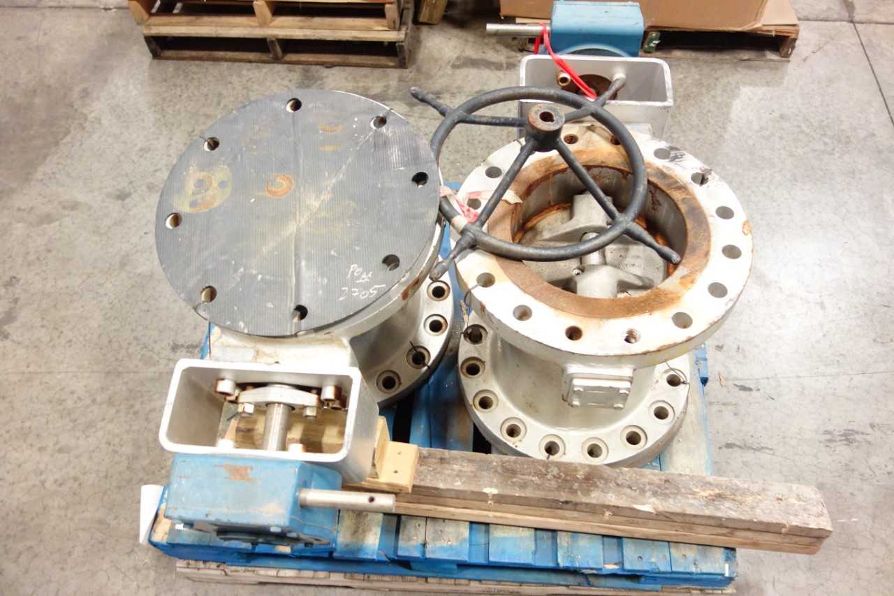 LOT OF 2 VELAN 12" BUTTERFLY FLANGED VALVES WITH ACTUCATOR - VALVES