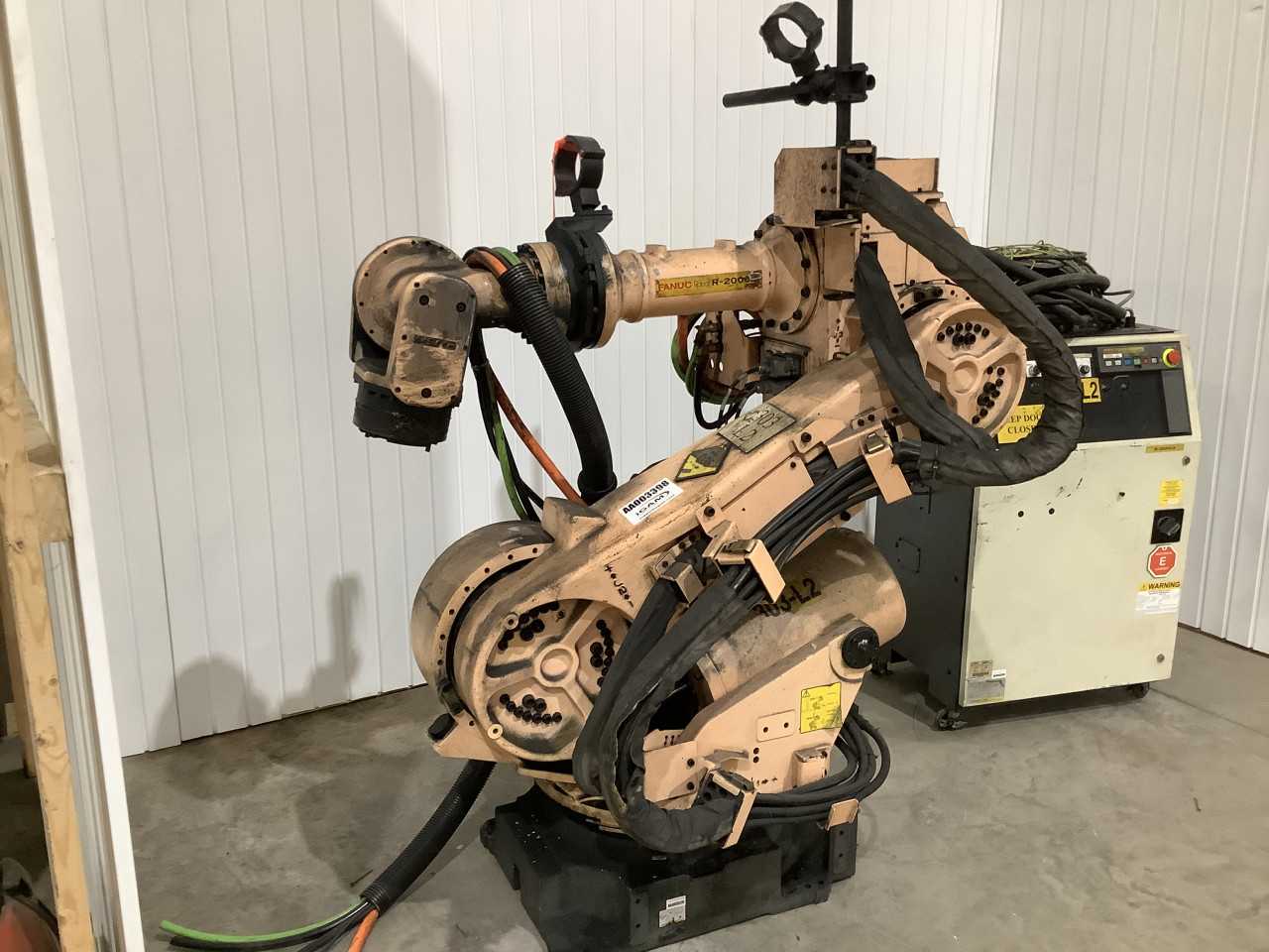 Fanuc 2000IA 200F (No guarantee operational) - INDUSTRIAL ROBOTS