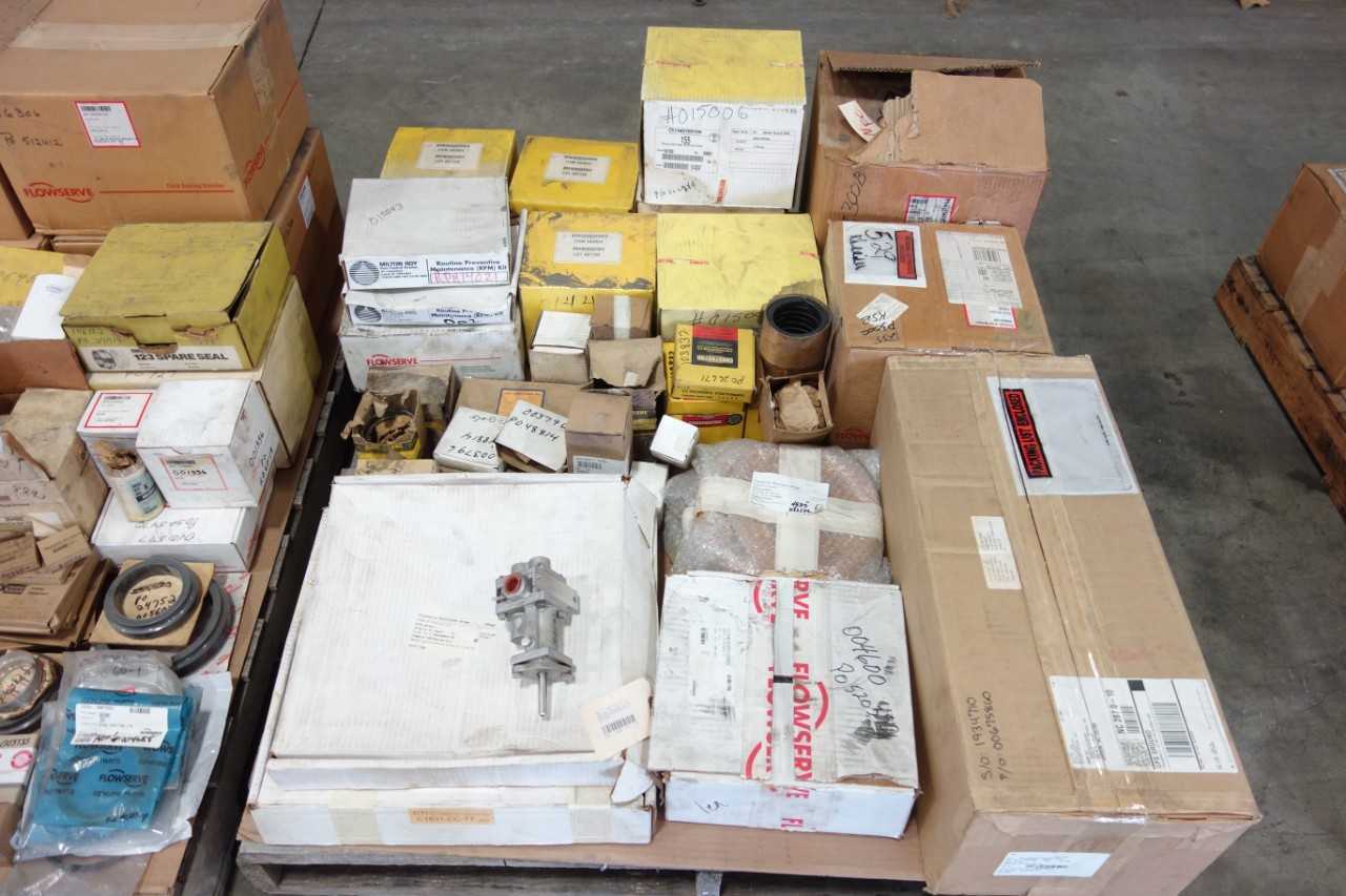 2 PALLETS OF PUMP PARTS - PUMPS