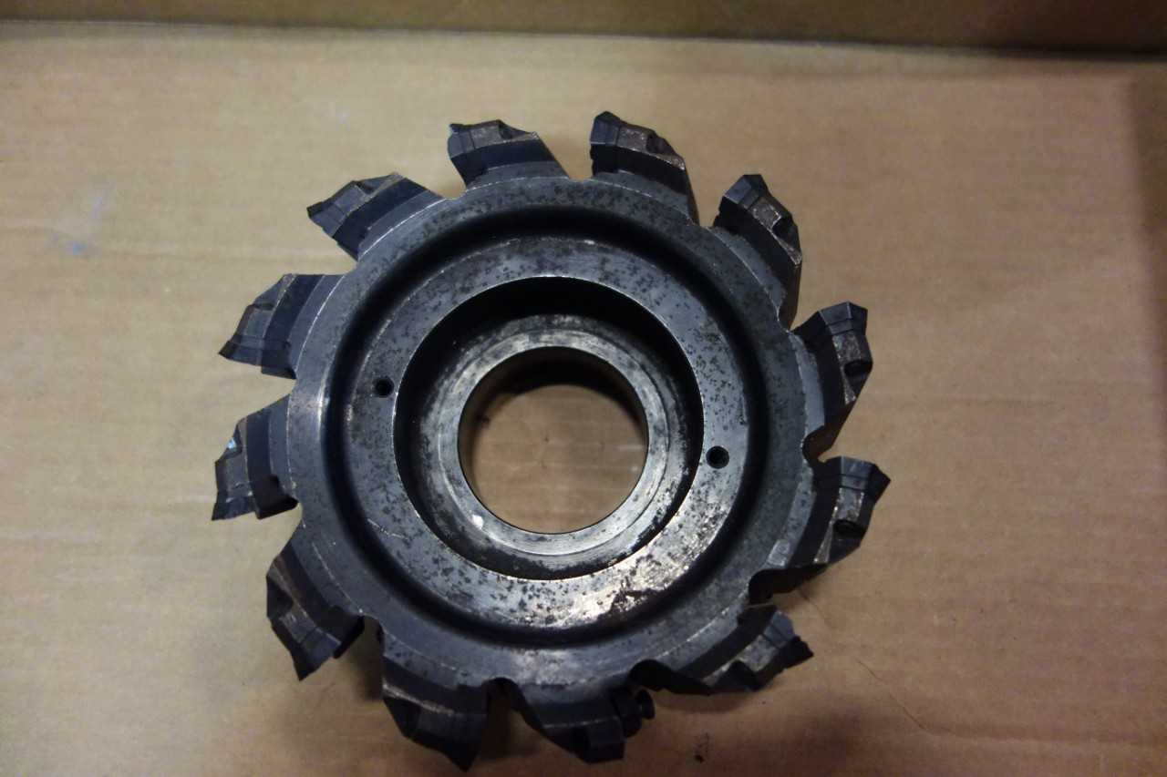 LOT OF ASSORTED SURFACE MILLS AND CUTTERS - KENNAMETAL, KELLNER - MACHINING ACCESSORIES & TOOLING