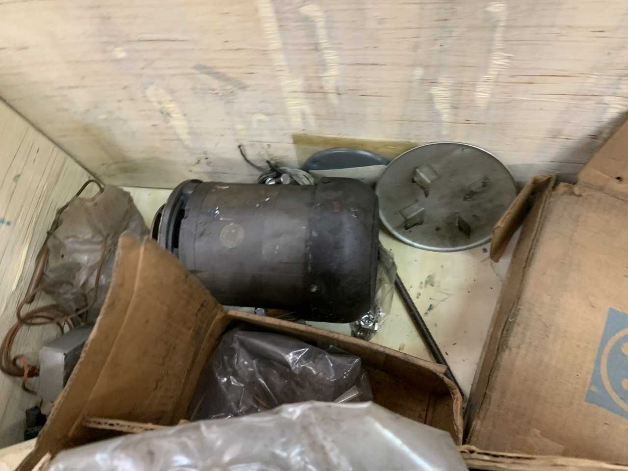 CRATE OF ELECTRICAL EQUIPMENT VARIOUS PARTS SERVO MOTOR - ELECTRICAL COMPONENTS