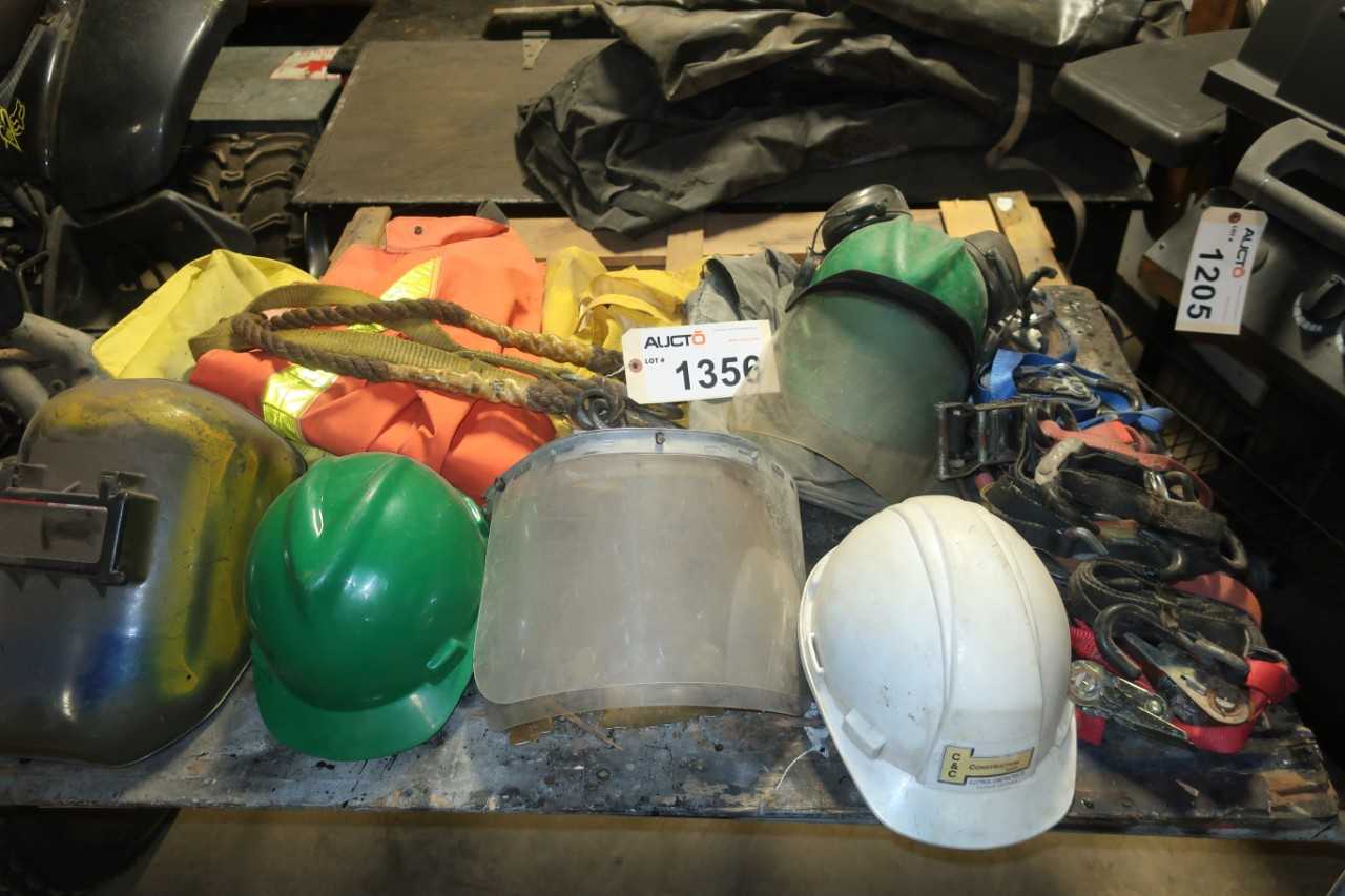 LOT OF ASSORTED SAFETY EQUIPMENT - SAFETY EQUIPMENT