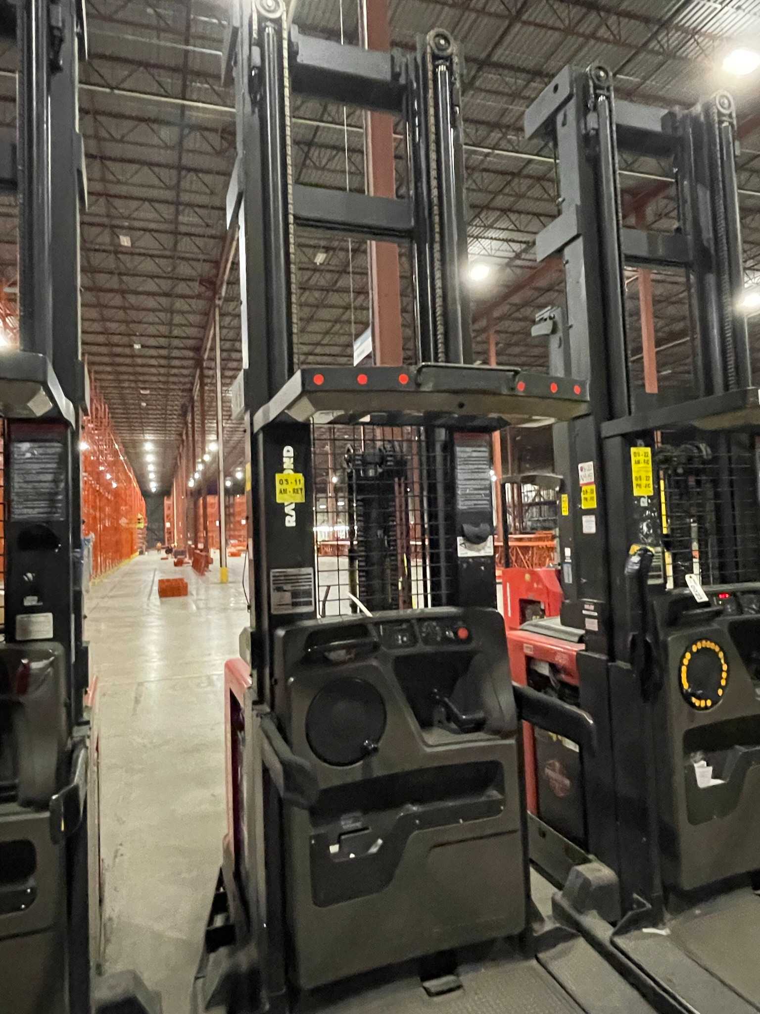 2011 RAYMOND 560-OPC30TT ORDER PICKER - ORDER PICKER