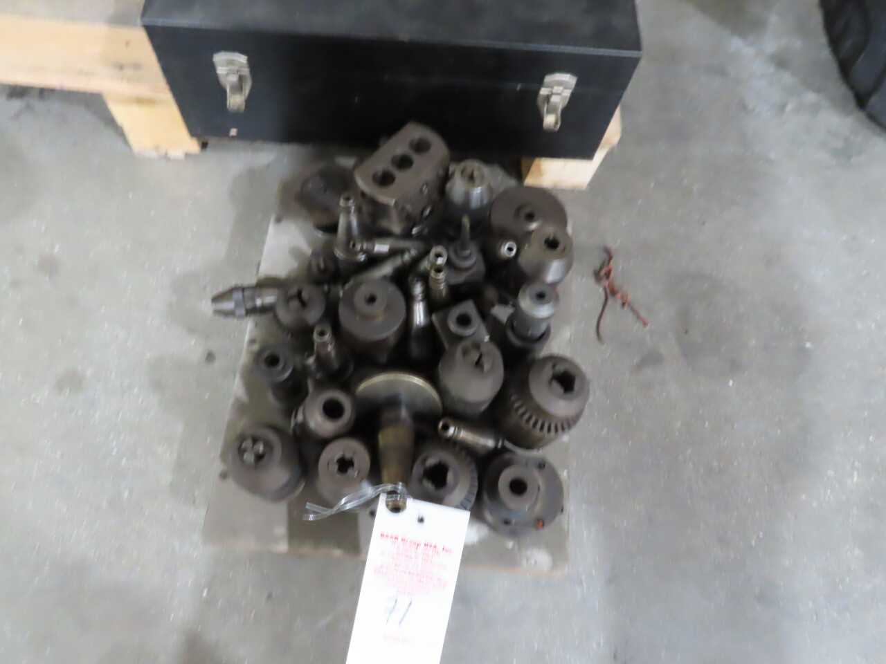 Drill chucks and Misc. (lot) - MACHINING ACCESSORIES & TOOLING