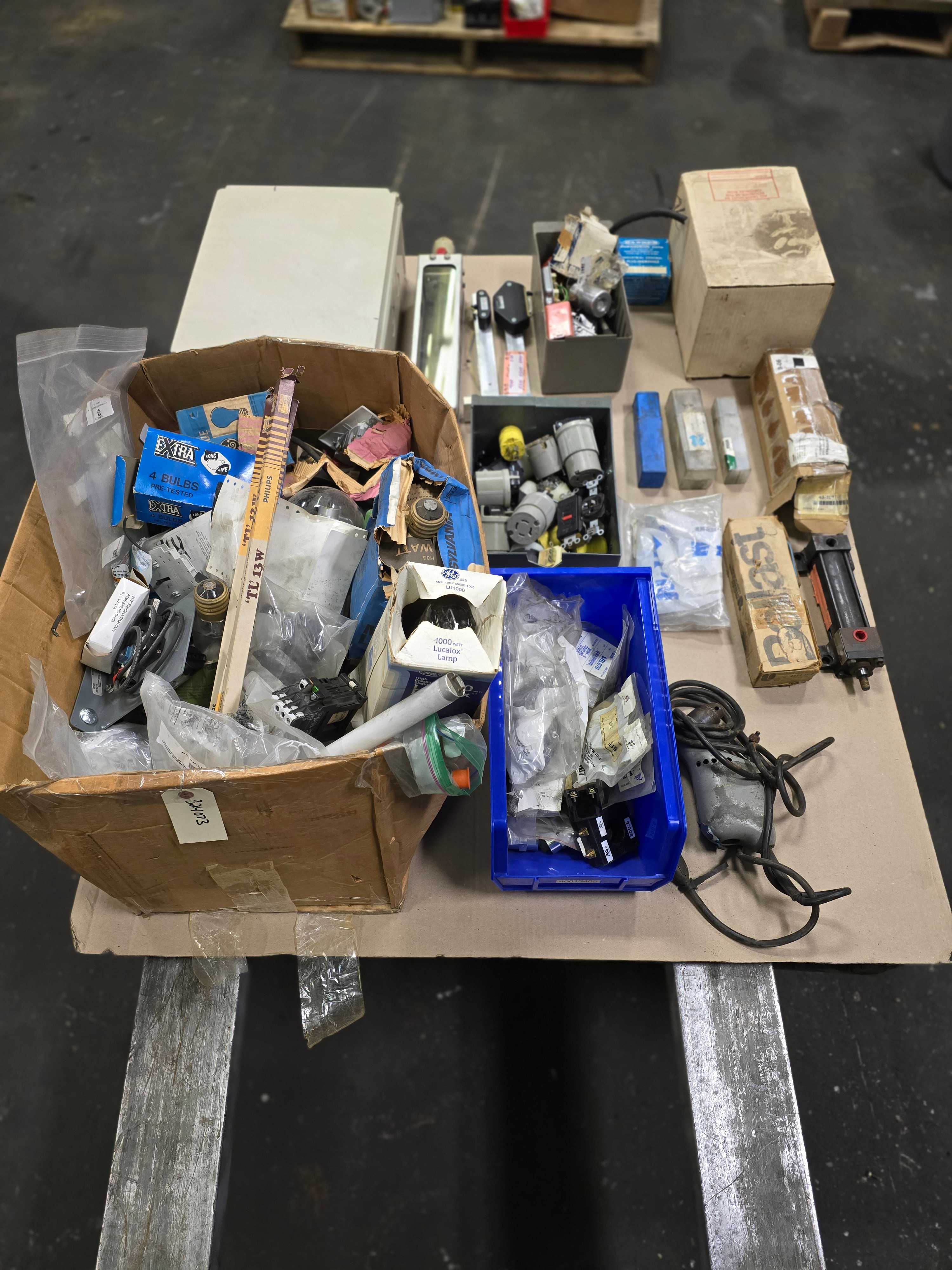 LOT OF INDUSTRIAL PARTS - INDUSTRIAL PARTS LOT OF INDUSTRIAL PARTS - INDUSTRIAL PARTS