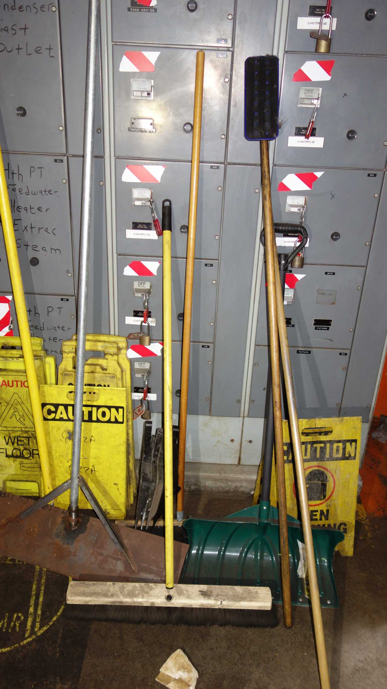 LOT OF SHOVELS, BROOMS, SIGNAGE - ELECTRIC POWER TOOLS