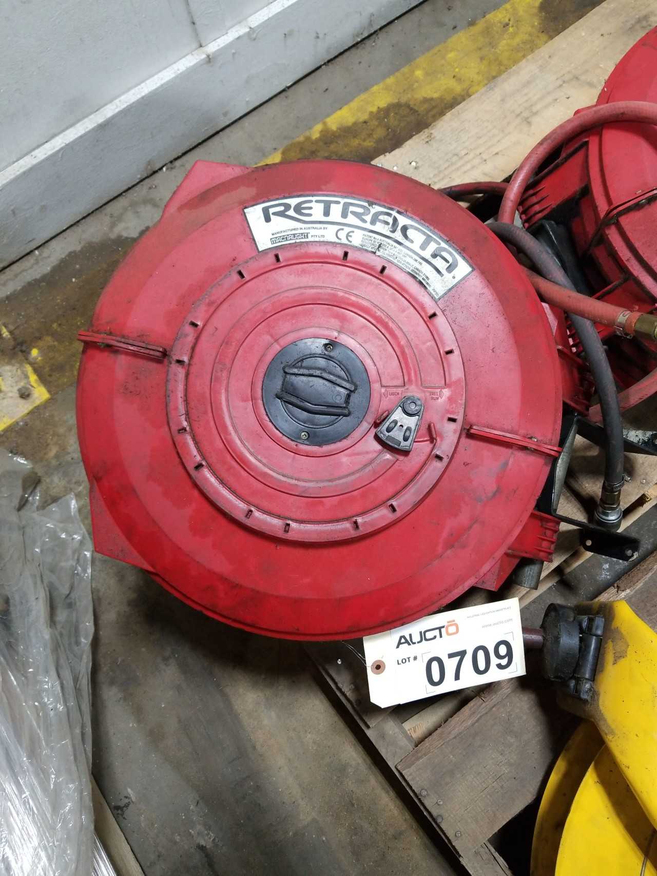 4 PNEUMATIC HOSE REEL - MISCELLANEOUS