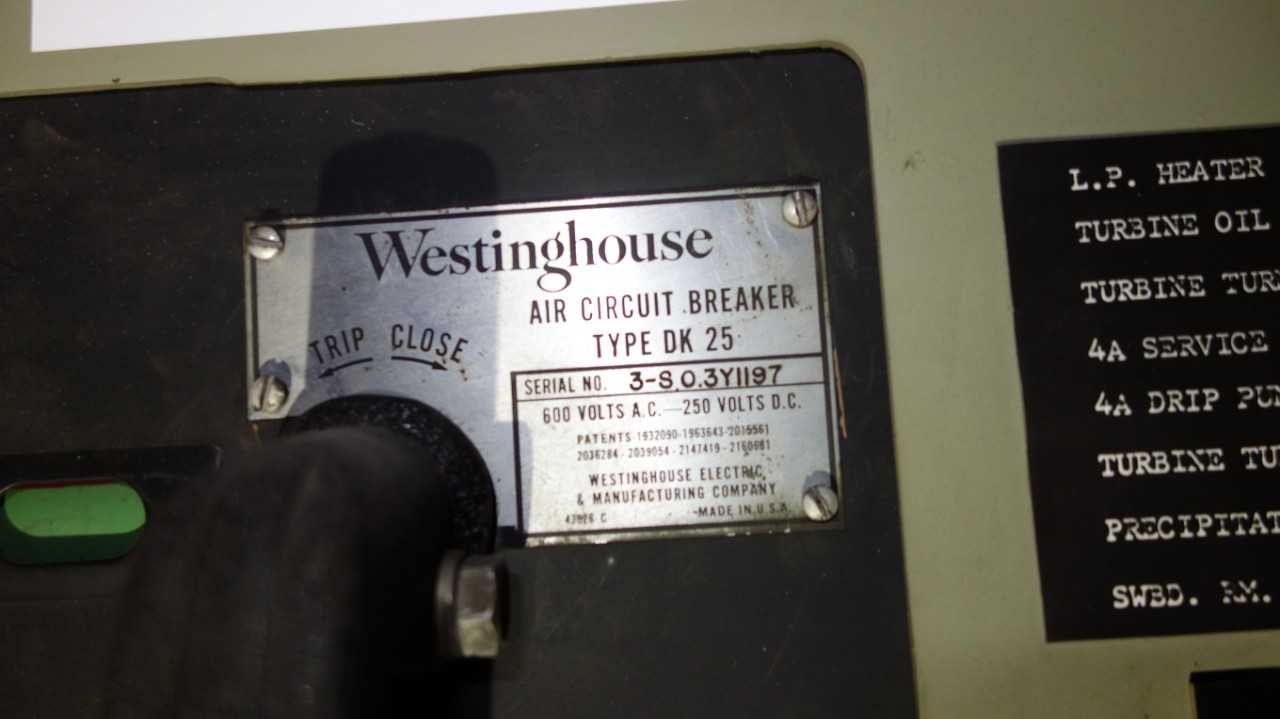 WESTINGHOUSE DK 25 AIR CIRCUIT BREAKER SWITCHGEAR CABINET (INCLUDES ALL 7 BREAKERS, ALL ELECTRICAL COMPONENTS AND CABLES) DELAYED REMOVAL - SWITCHGEAR