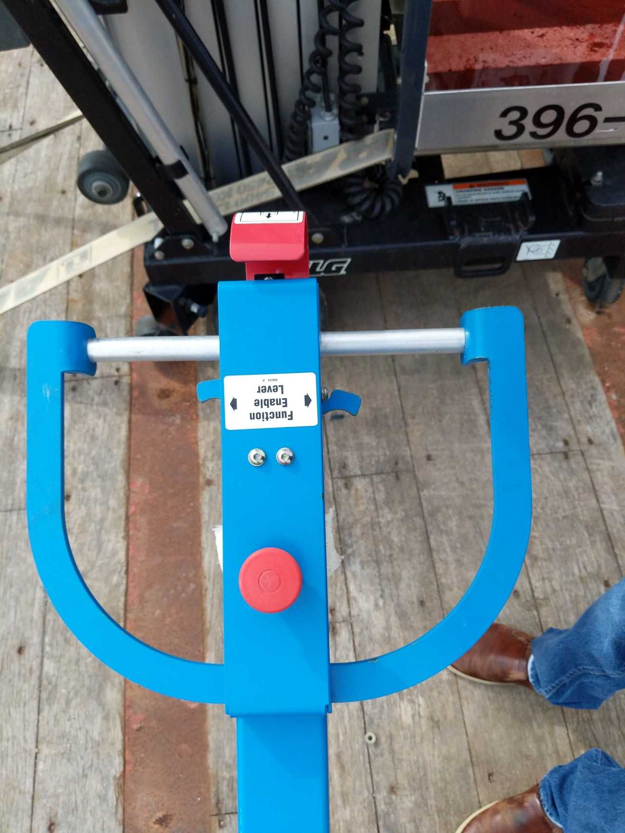 Genie IWP-20S Super Series Lift 300 lbs. - MATERIAL HANDLING