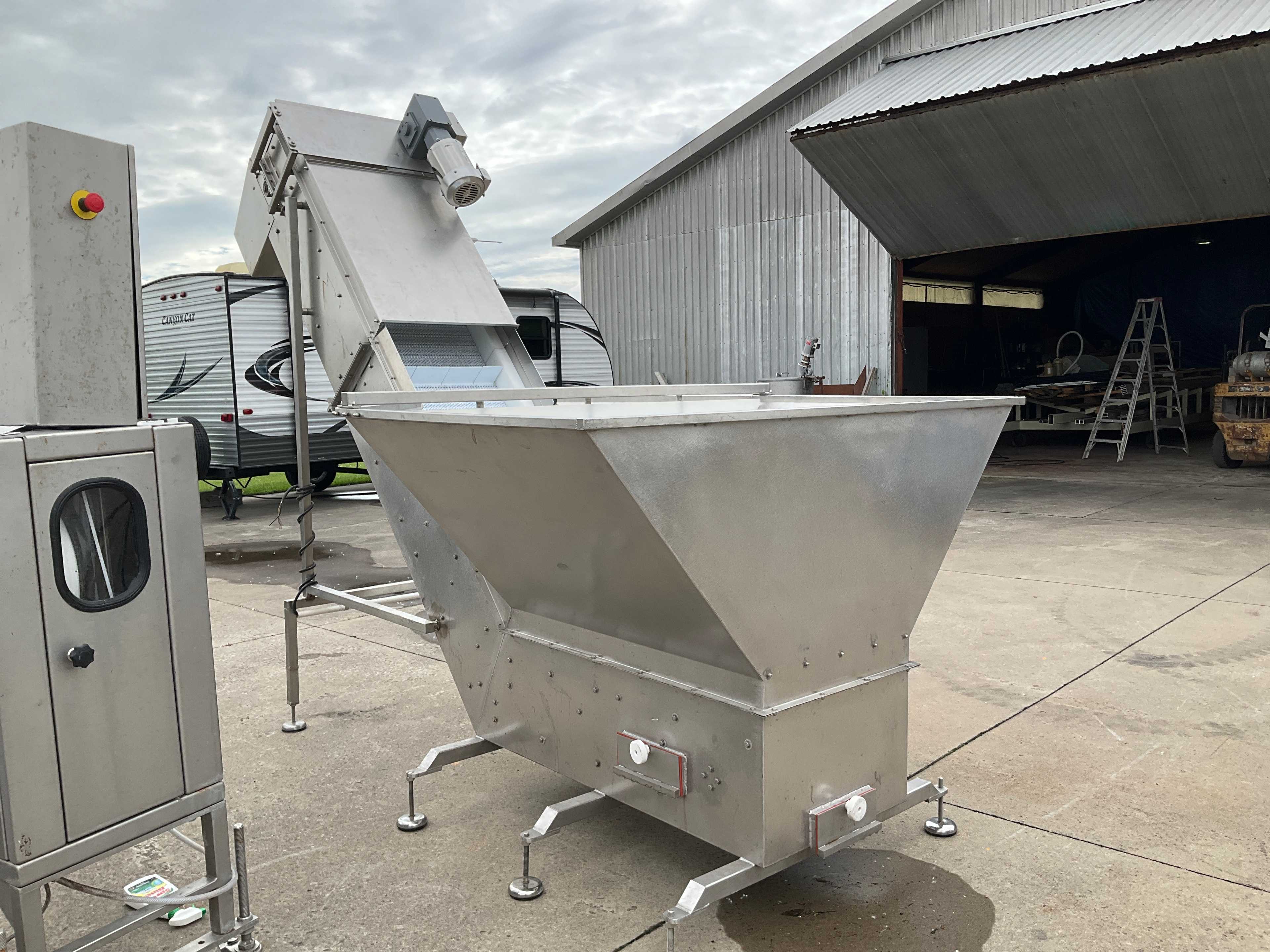 PISCES DCV-0141 VOLUMETRIC FEEDER WITH MOTOR - VOLUMETRIC FEEDER