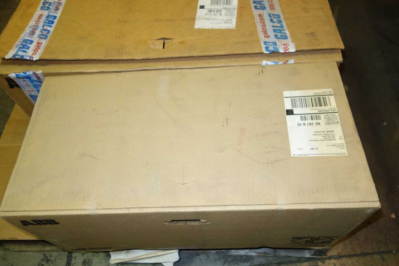 LOT OF 5 ASSORTED AC VFD MOTOR DRIVES, ALLEN BRADLEY, ABB, MITSUBISHI - MOTOR DRIVES