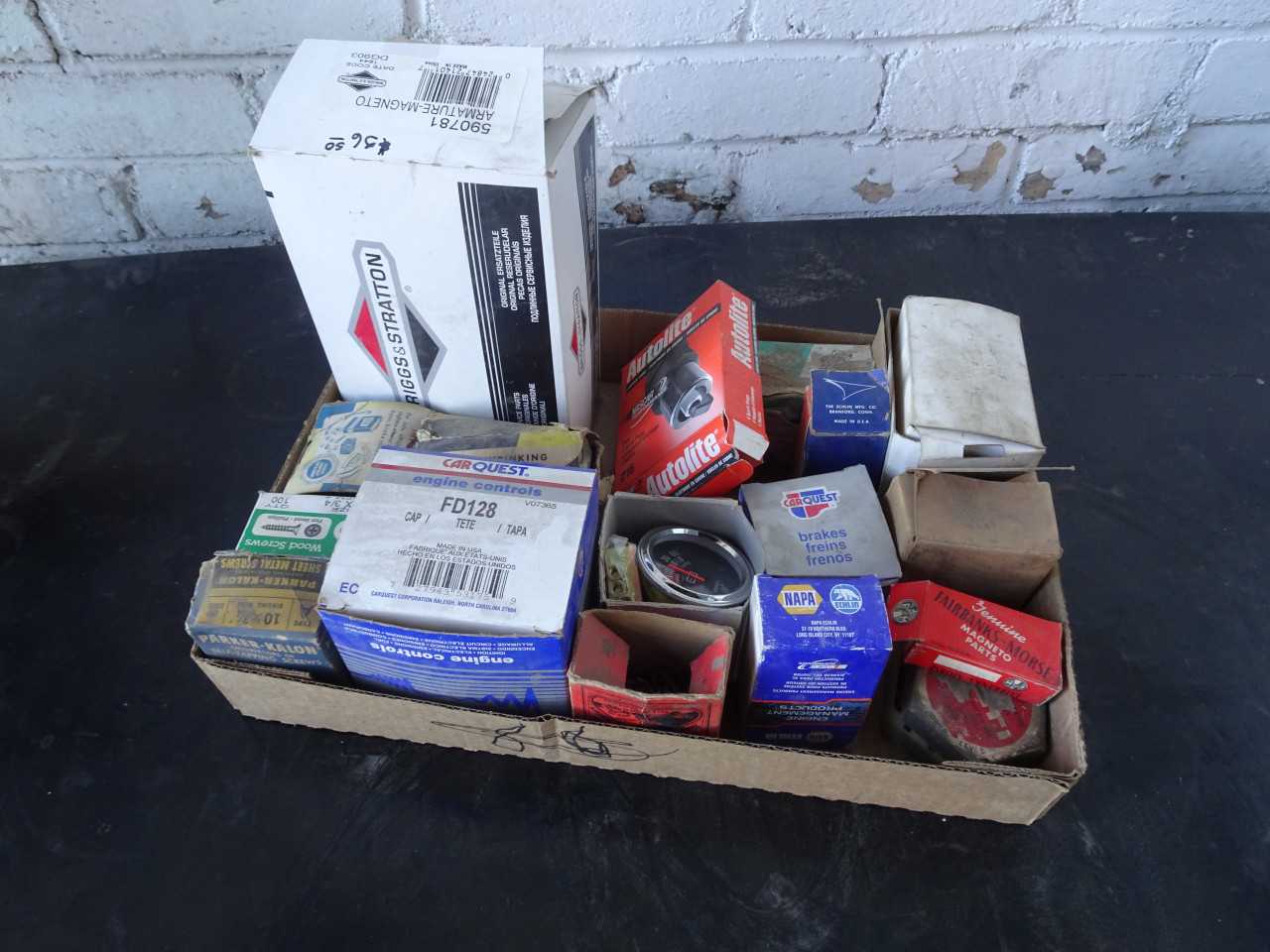 LOT of caruburetor parts - Fairbanks morse briggs  stratton ETC - MISCELLANEOUS
