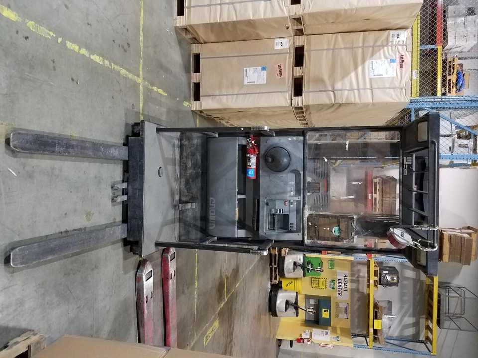 1997 Crown SP3020-30 order picker, Las Vegas, NV - ORDER PICKER