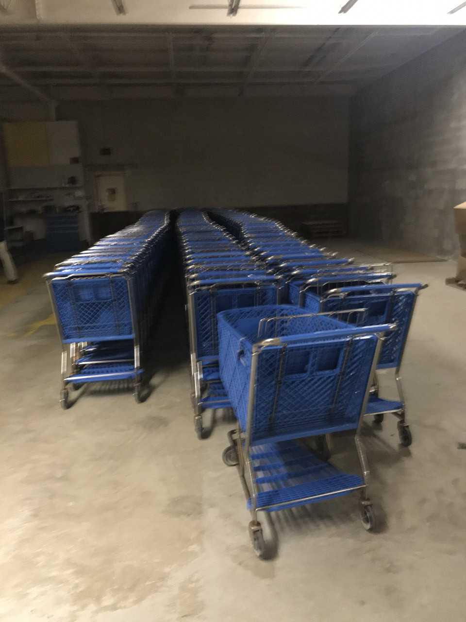LOT OF SHOPPING CARTS - ROLLING CARTS