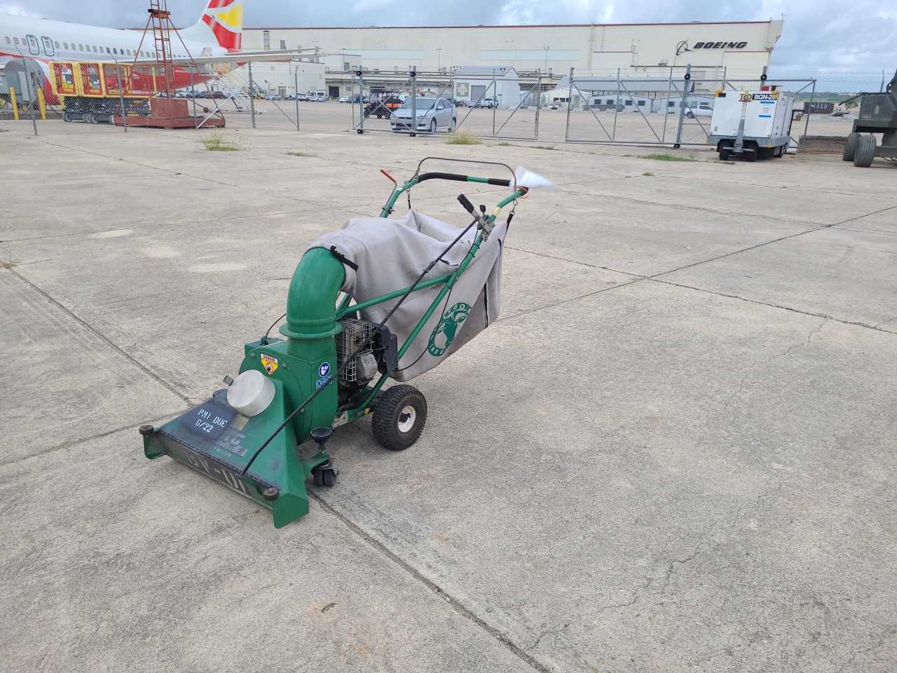 OUT DOOR BILLY GOAT PUSH VACUUM (Lot 2586590) San Antonio, TX - MISCELLANEOUS