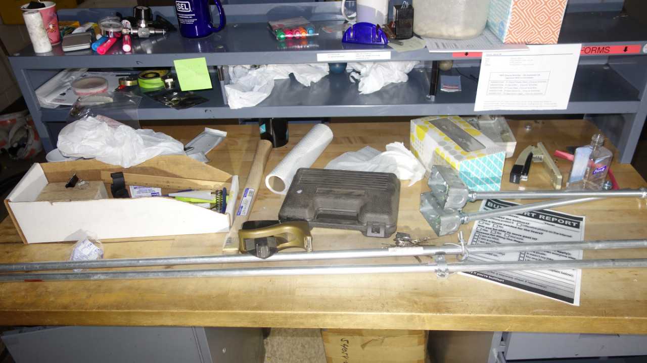 DESK WITH CONTENTS - MATERIAL HANDLING