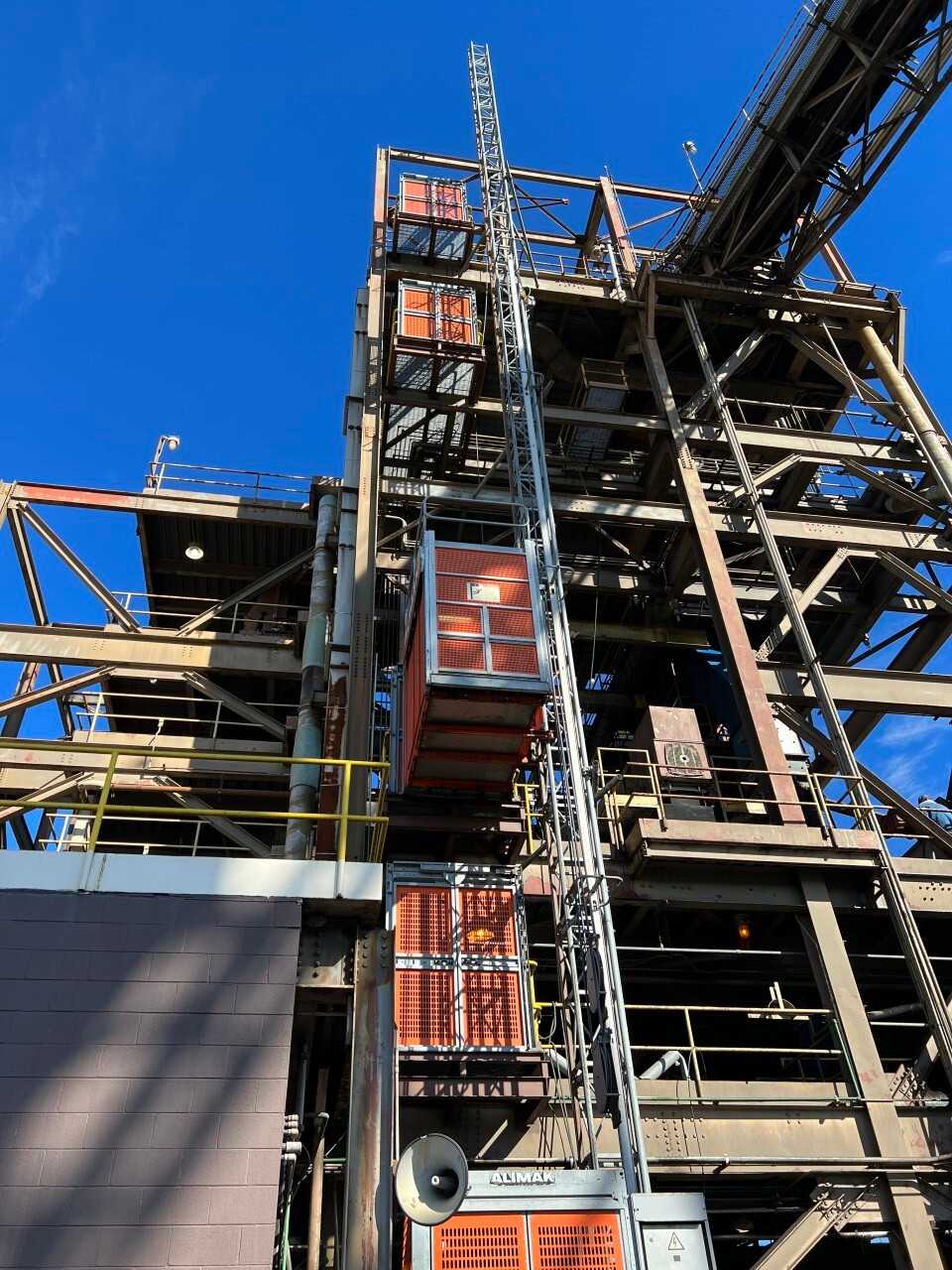 Alimak Scando 450 DOL construction hoist 4400lb - PLANT & FACILITY