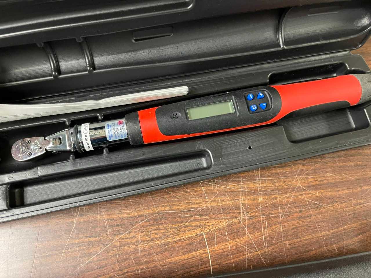 Snap-on 24-240 in Lb Digital Torque Wrench - HAND TOOLS