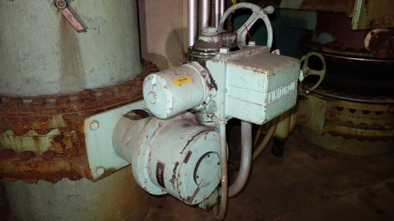 LOT OF 4 LIMITORQUE H-3BC VALVE OPERATORS 230/460V - VALVES