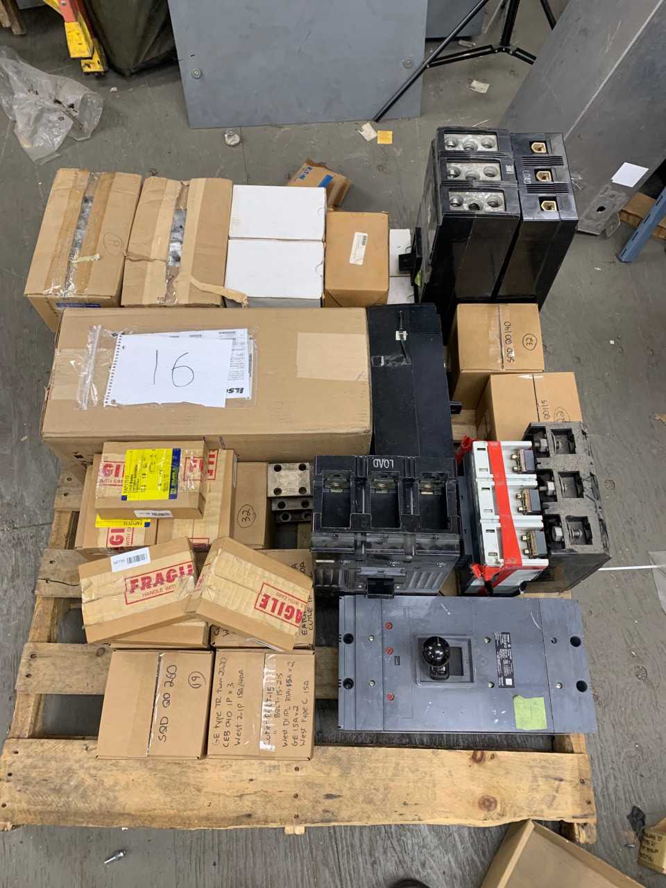 Assorted Pallet of Circuit Breakers - CIRCUIT BREAKERS