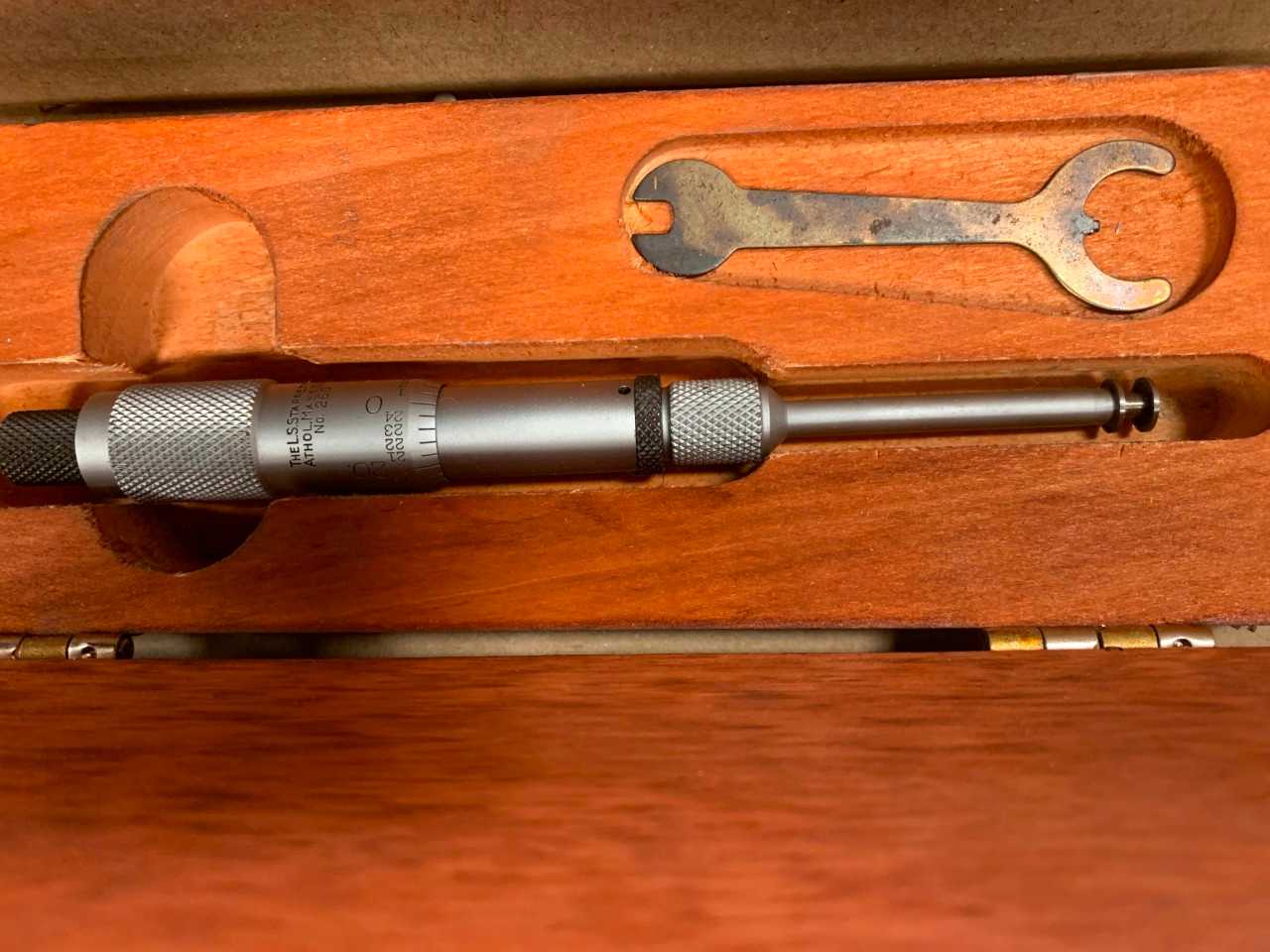 Federal Outside/Starrett Grove Micrometers - ELECTRIC POWER TOOLS