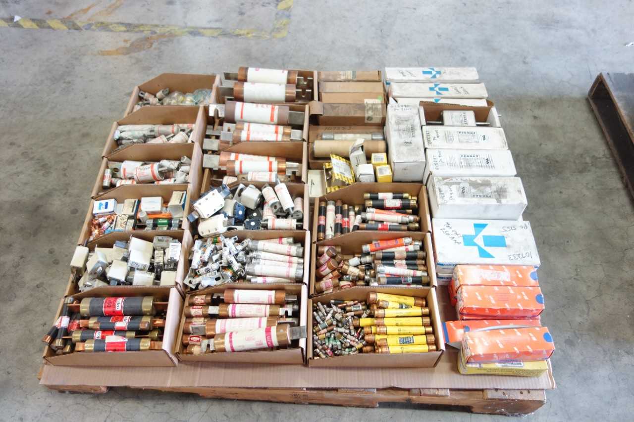 1 PALLET OF ASSORTED FUSES - HAND TOOLS