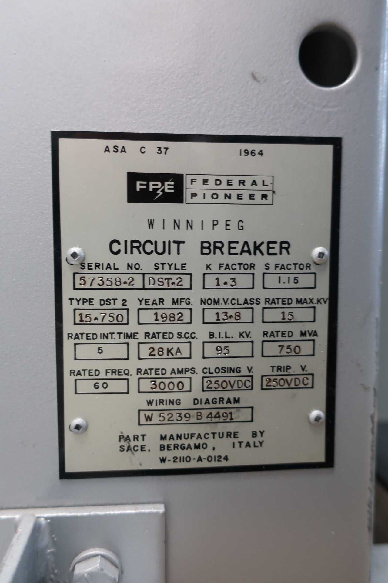 FEDERAL PIONEER AIR POWER BREAKER - CIRCUIT BREAKERS