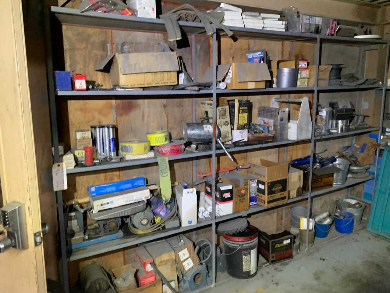 CONTENTS OF SHELVING - PALLET JACKS