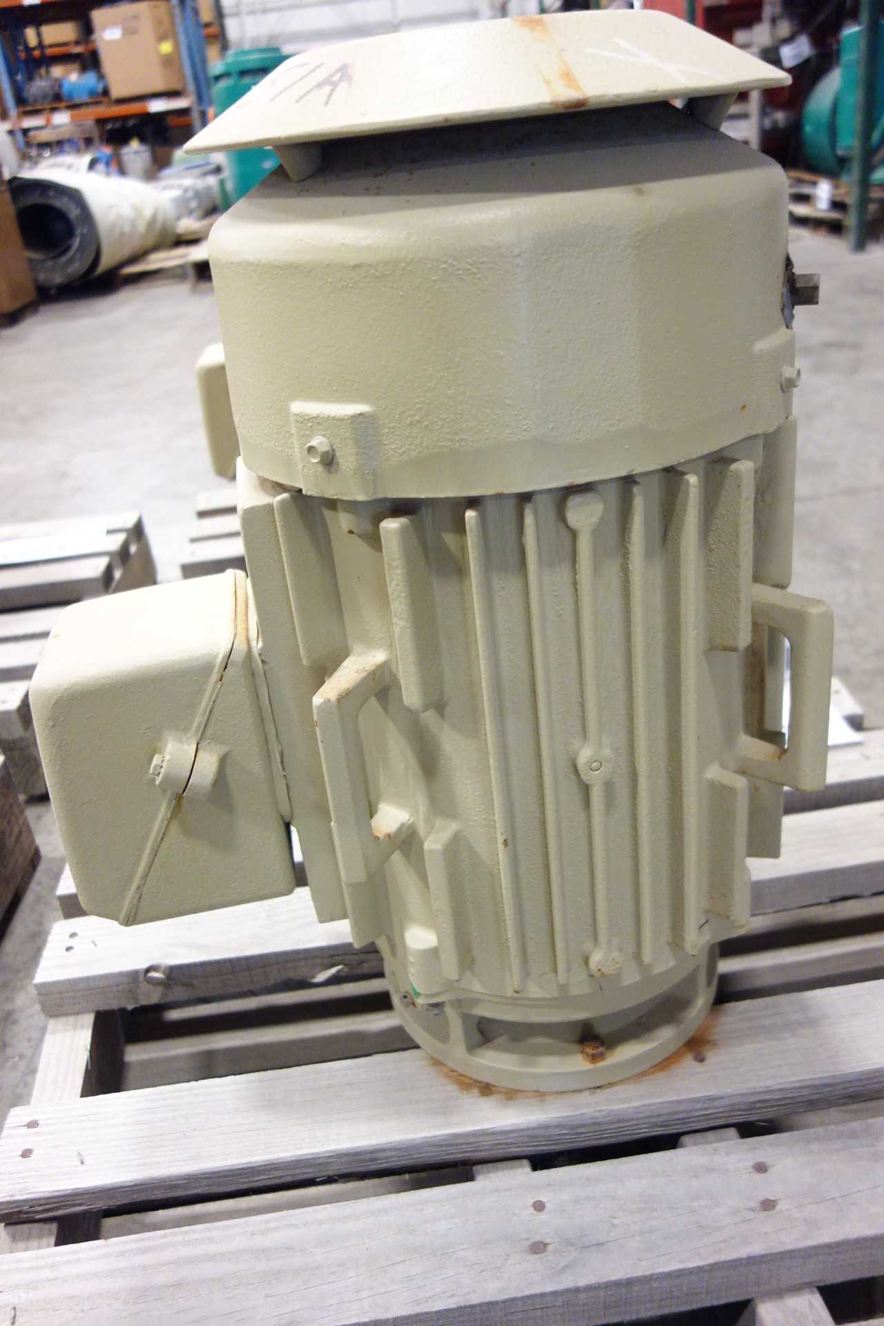 LOT OF 4 ASSORTED GENERAL ELECTRIC VERTICAL MOTORS - ELECTRIC MOTORS