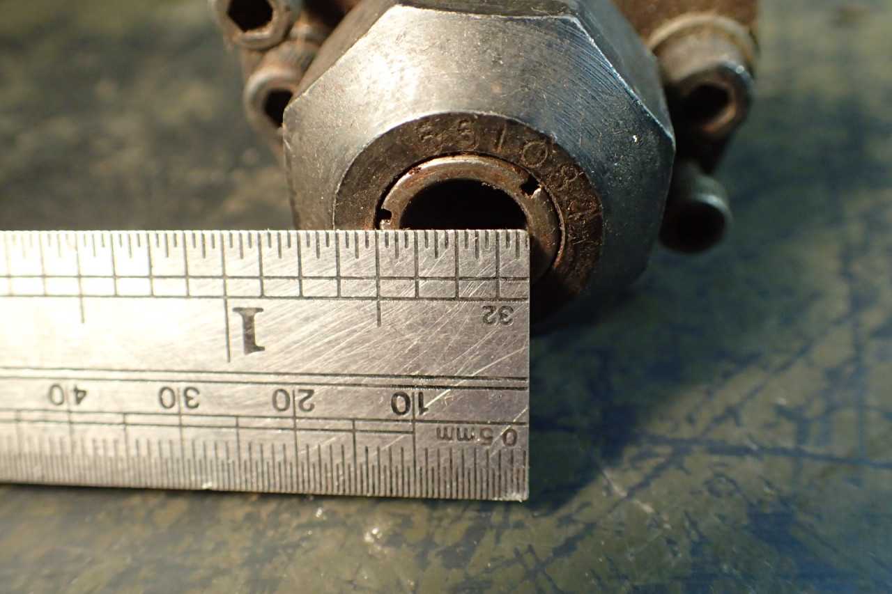 Universal Engineering Y Series Double Taper Turret Lathe Collet Chuck 3/4" Shank - HOLEMAKING TOOLS