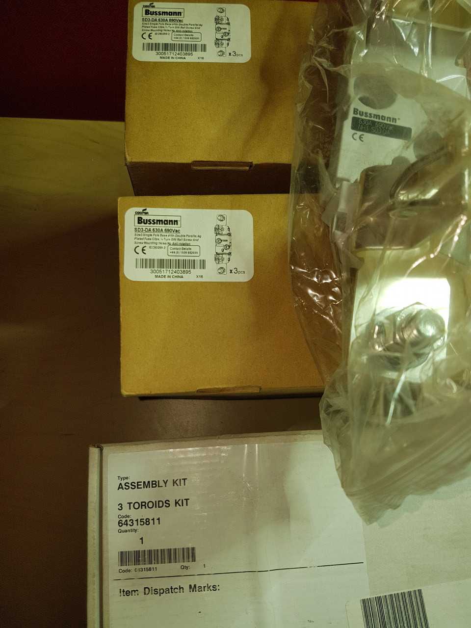 ABB MIXED LOT OF CONTACTS FUSES BASES QTY 126 - AUTOMATION & CONTROLS