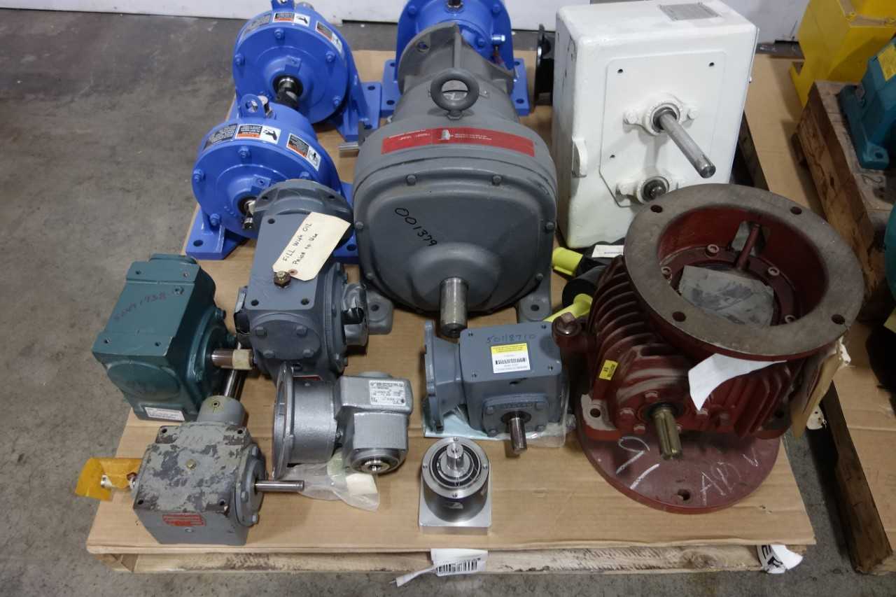 2 PALLETS OF ASSORTED GEAR REDUCERS - GEAR REDUCERS